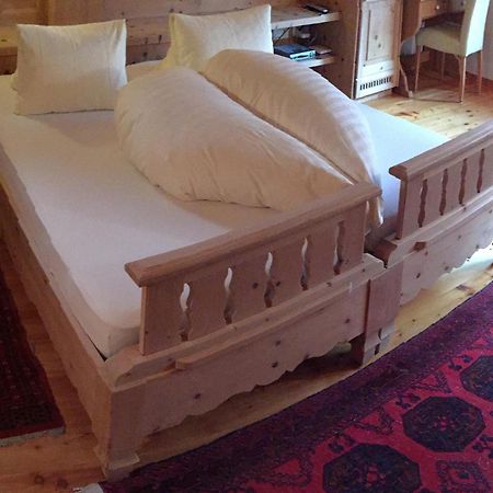 Hotel Chasa Sofia سكول الغرفة الصورة