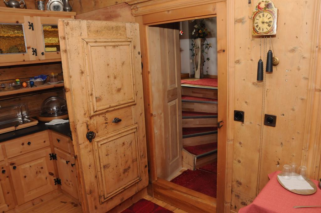 Hotel Chasa Sofia سكول المظهر الخارجي الصورة