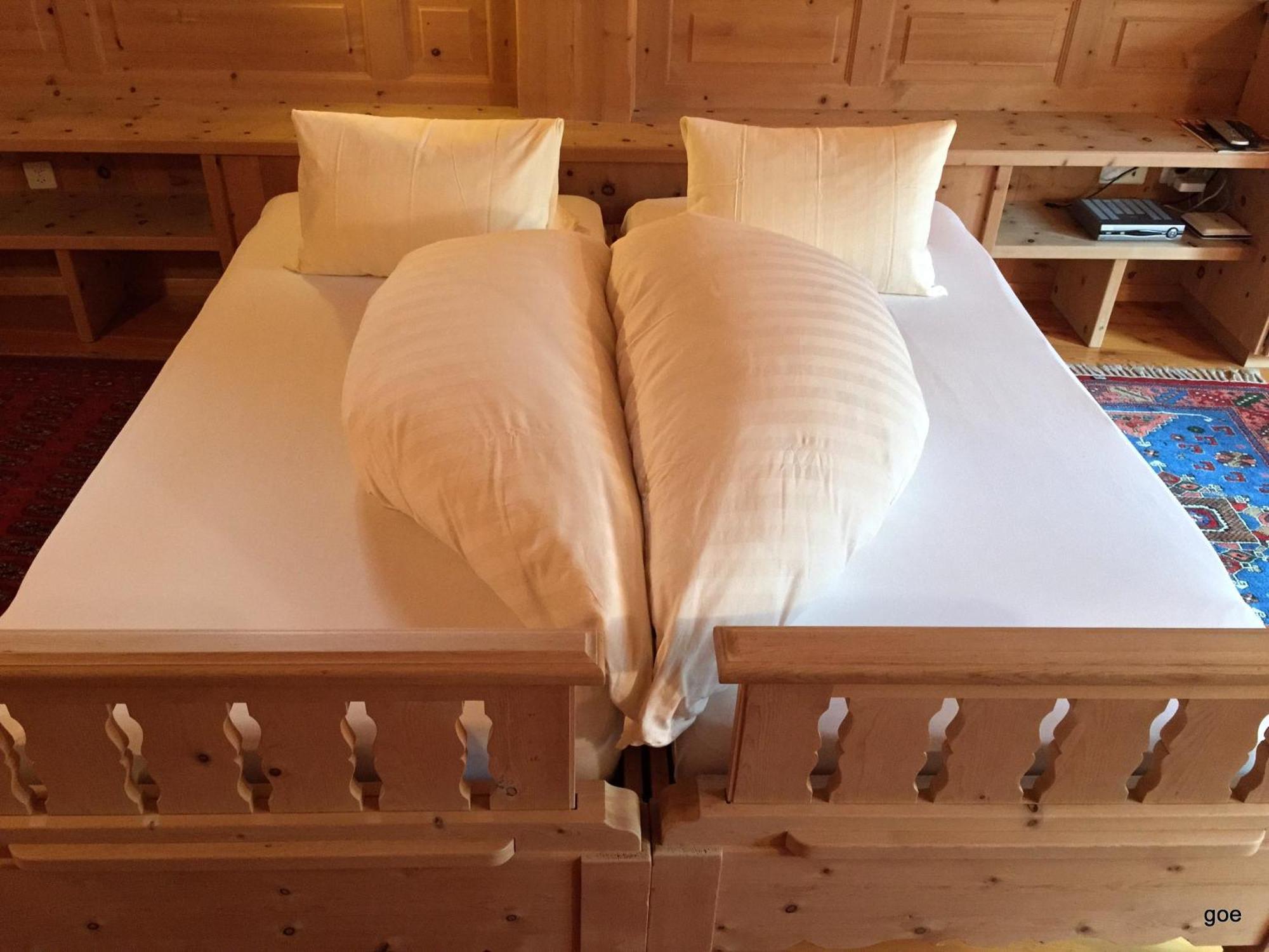 Hotel Chasa Sofia سكول الغرفة الصورة