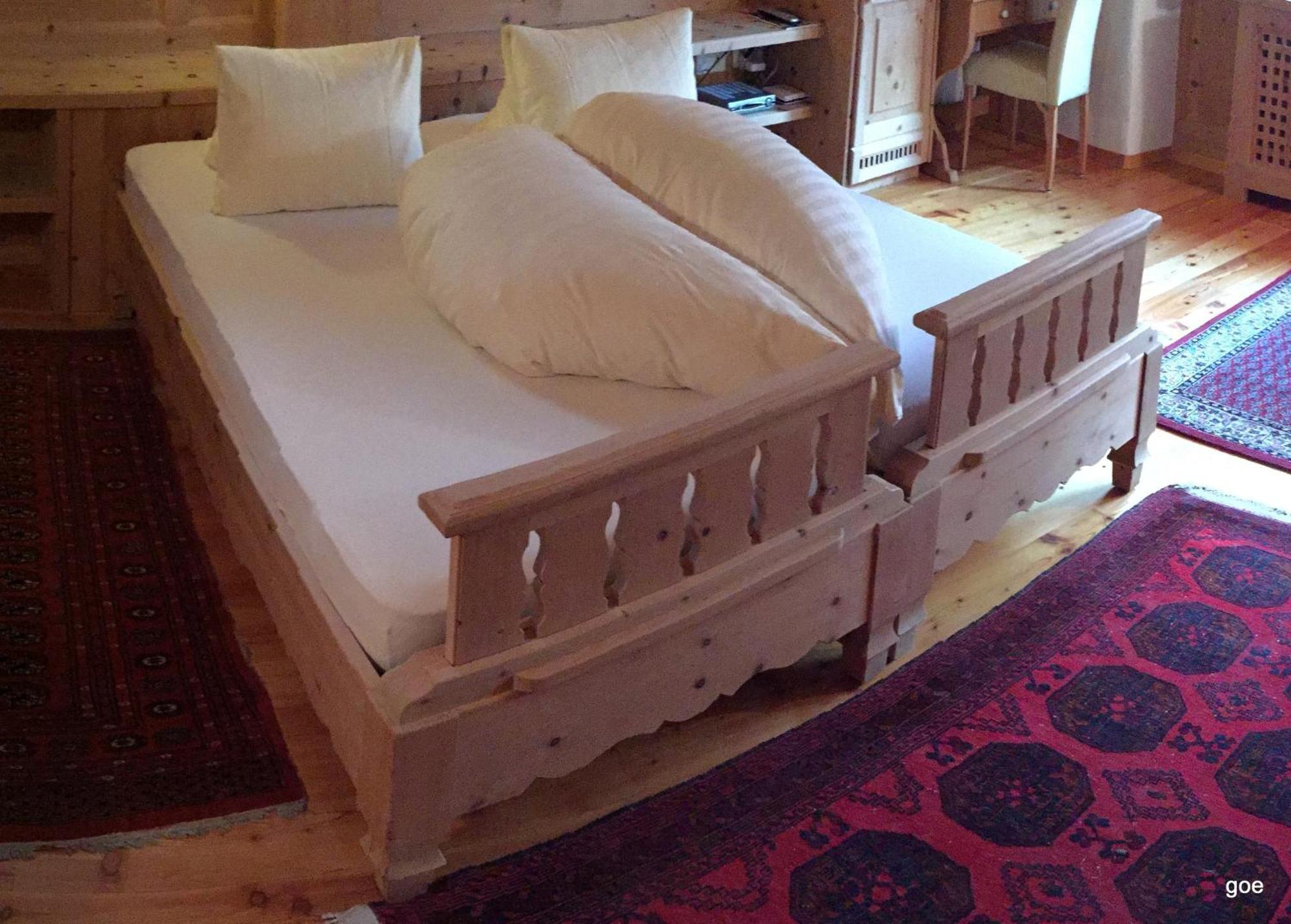 Hotel Chasa Sofia سكول الغرفة الصورة